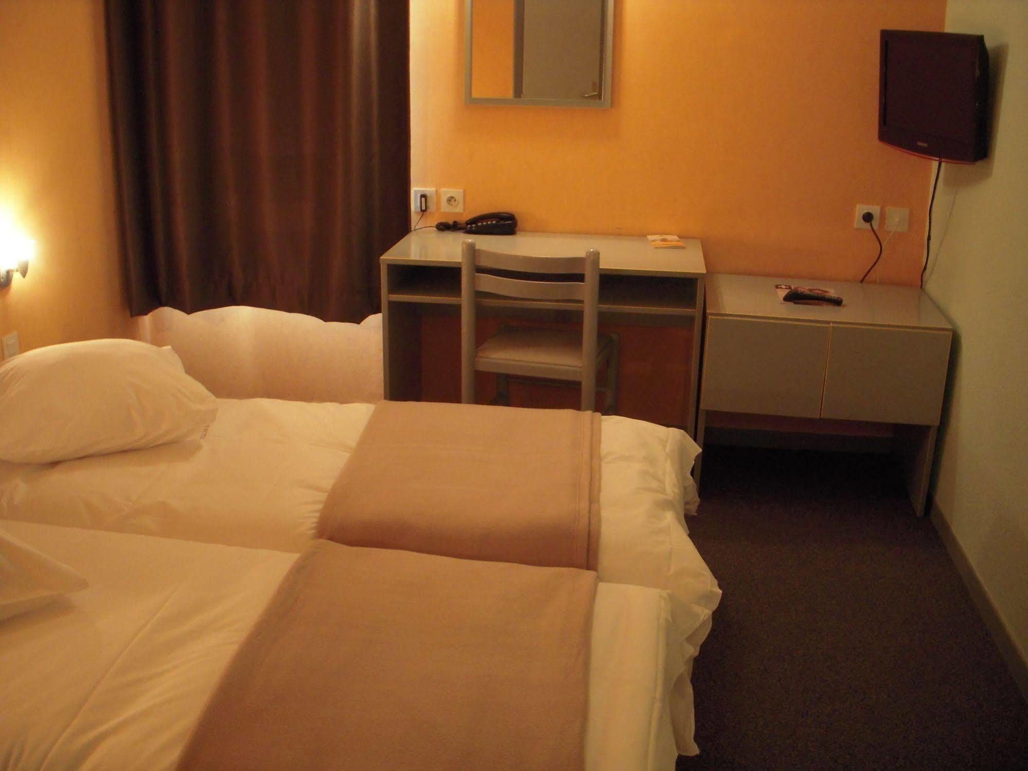Cit'Hotel Hotel Prime - A709 Сен-Жан-де-Ведас Екстер'єр фото